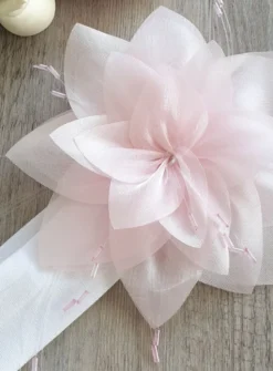 Bandeau de baptême fleur large avec perles