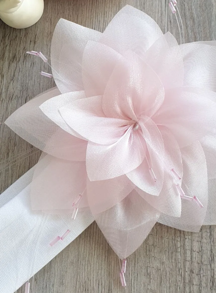 Bandeau de baptême fleur large avec perles