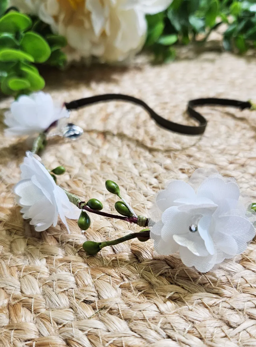 Bandeau floral petites fleurs blanches