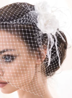 Bibi à voilette de mariage fleurs et plumes