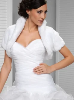 Boléro femme fausse fourrure court manches courtes