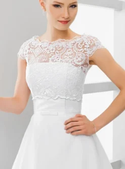 Boléro mariée dentelle dos boutonné manches courtes