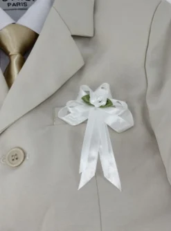 Boutonnière fleur et ruban satin