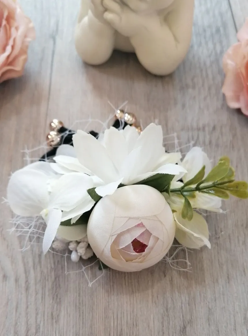 Bracelet demoiselle d'honneur composition florale