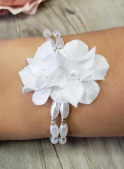 Bracelet demoiselle d'honneur ou de cérémonie perles et fleurs Blanc