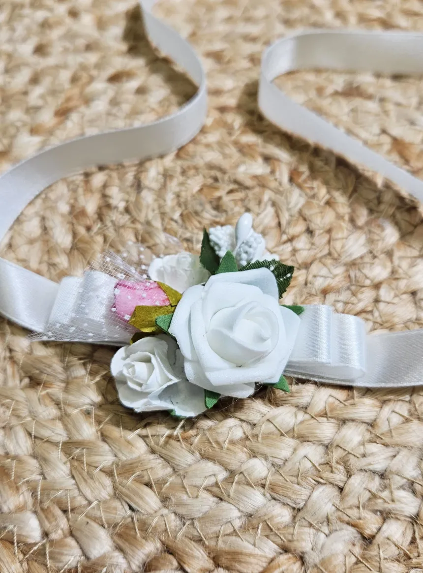 Bracelet ruban fleuri pour demoiselle d'honneur