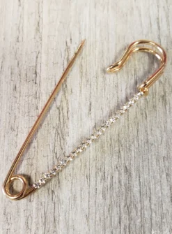 Broche bijou épingle à nourrice strass
