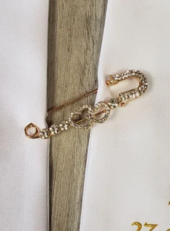 Broche épingle à nourice bijou strass cœur