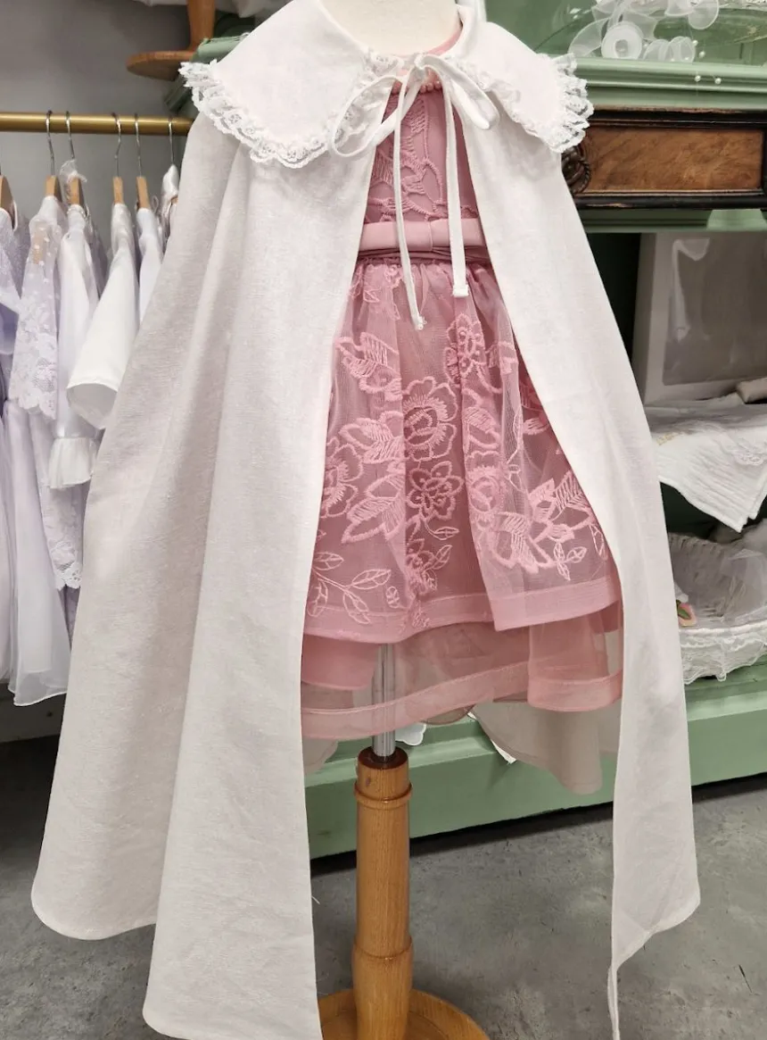 Cape bébé en lin – Élégance et charme intemporel