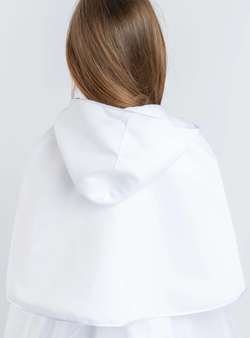 Cape blanche en satin avec capuche
