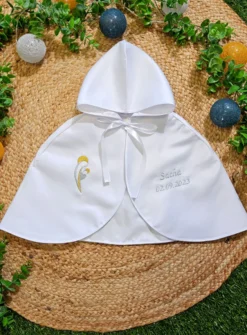 Cape de baptême blanche en satin avec capuche Blanc bébé