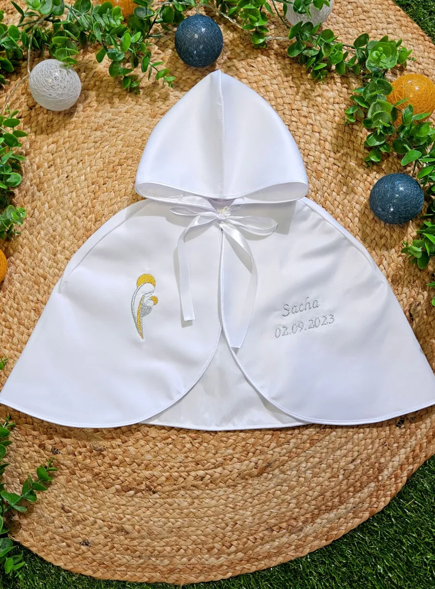 Cape de baptême blanche en satin avec capuche Blanc bébé