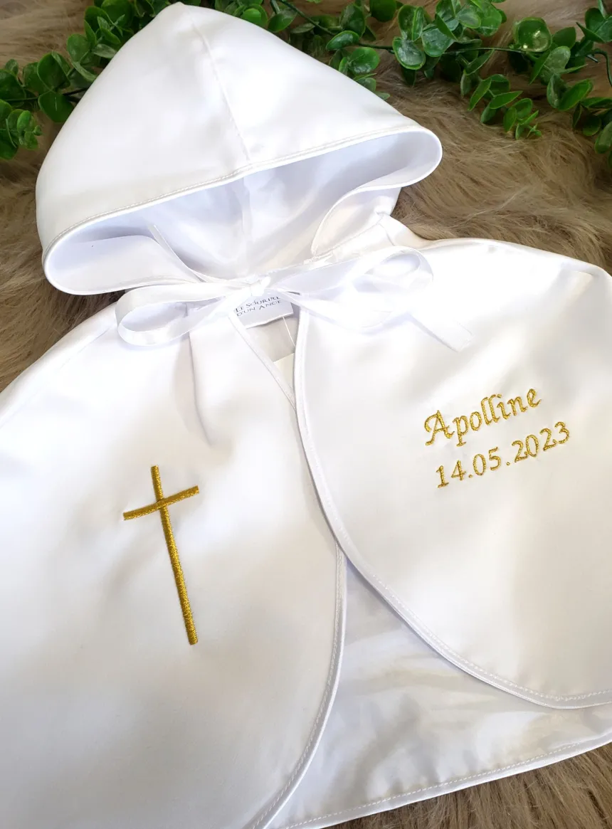 Cape de baptême blanche en satin avec capuche Blanc bébé