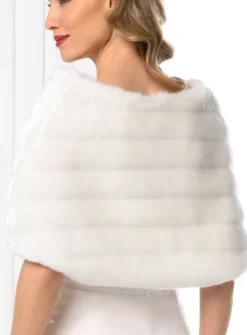 Cape fausse fourrure femme mariage