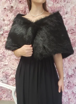Cape femme fausse fourrure poils longs