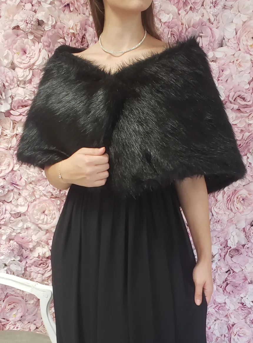 Cape femme fausse fourrure poils longs Noir