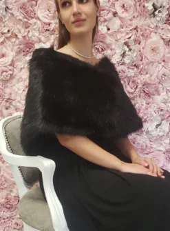 Cape femme fausse fourrure poils longs Noir