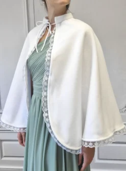 Cape polaire fille ou adulte avec dentelle