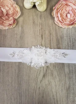 Ceinture dentelle perlée et fleurs centrée - Collection Création Blanc