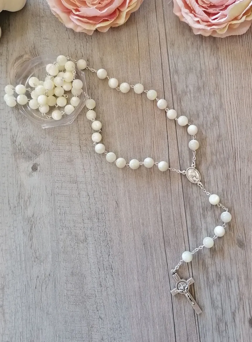 Chapelet perles en nacre blanches Blanc