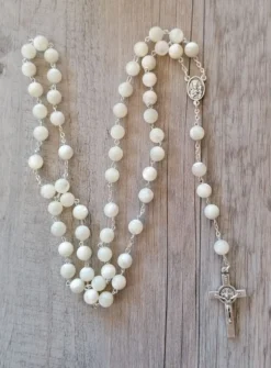 Chapelet perles en nacre blanches Blanc