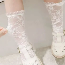 Chaussettes hautes dentelle fille
