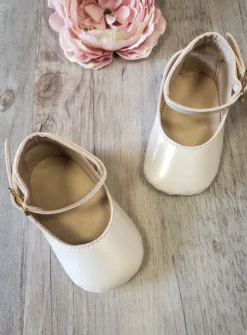 Chaussons babies vernis bébé fille