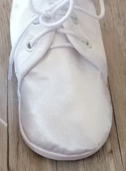 Chaussons baptême basket garçon satin Loris