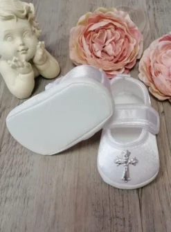 Chaussons baptême bébé fille avec croix
