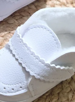 chaussons bébé baptême blancs fourrés