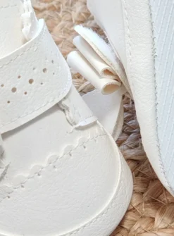 Chaussons de baptême bébé fille avec nœud
