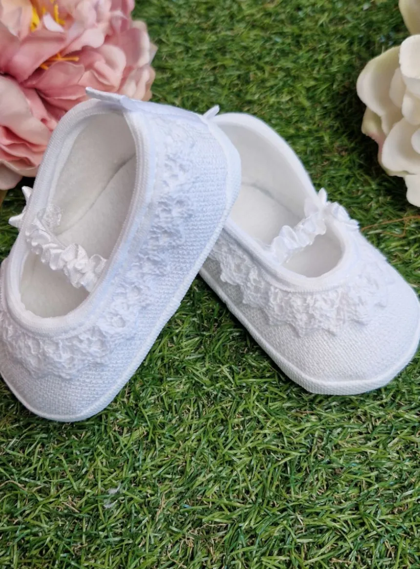 Chaussons de baptême bébé fille dentelle vintage