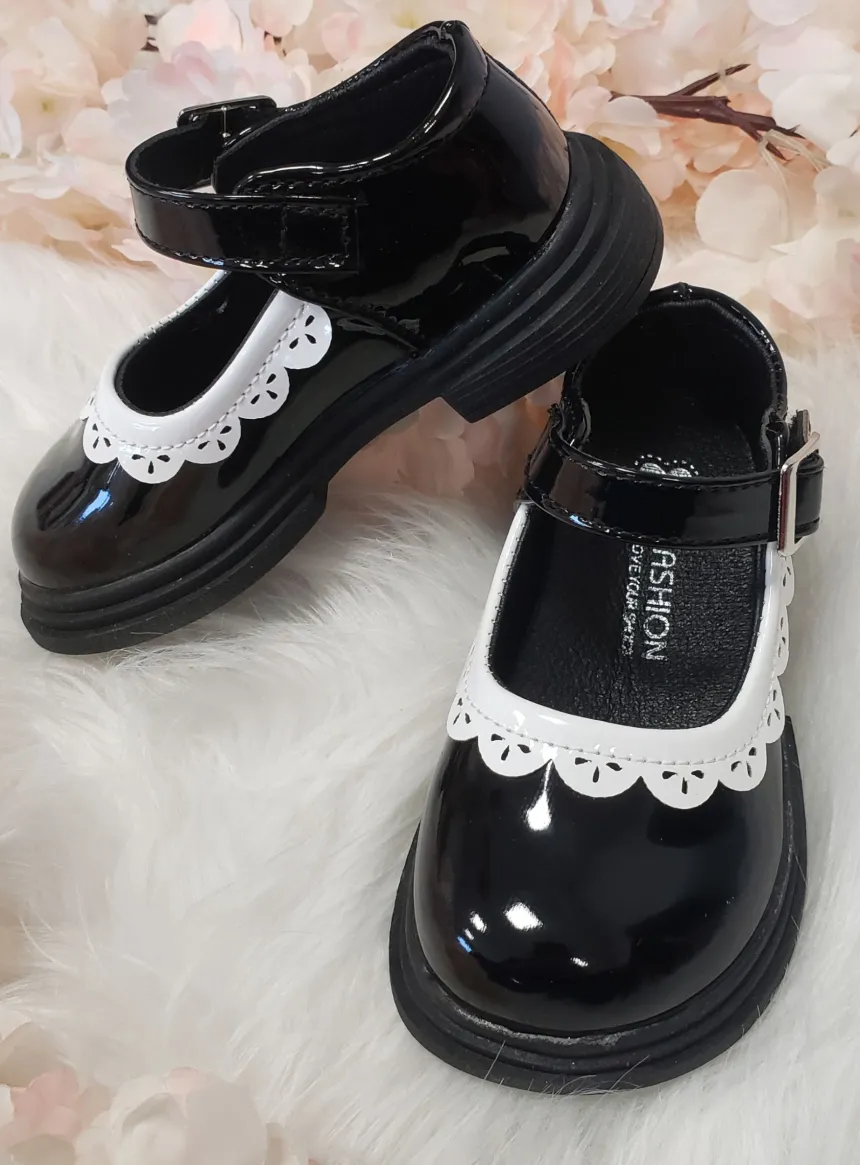 Chaussures Babies vernies fille