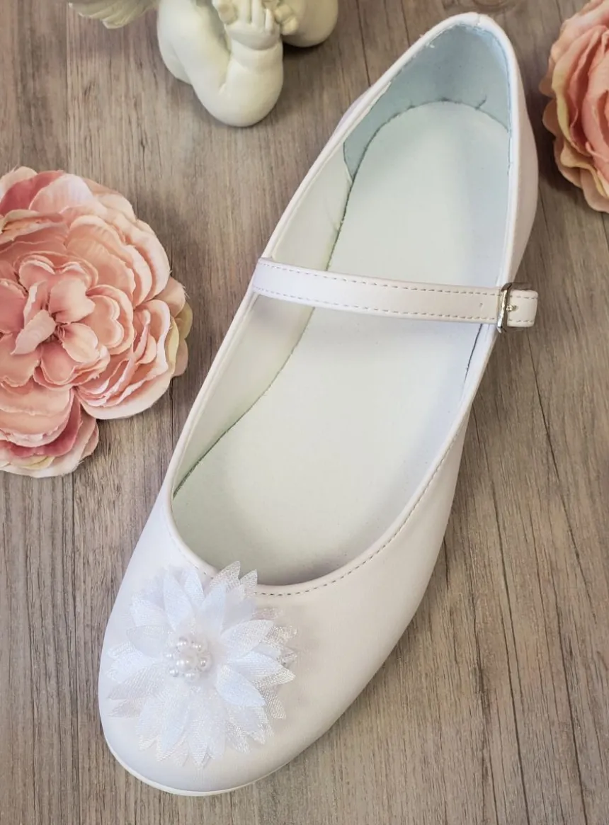 Chaussures ballerines blanches lanière cérémonie fille avec fleur tissus