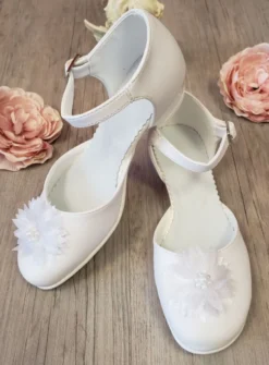 Chaussures communion fille petits talons fleur tissu