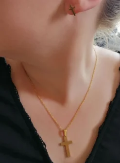 Collier pendentif Croix + boucles d'oreilles