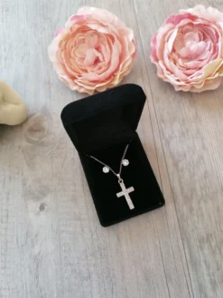 Collier pendentif croix catholique et boucles d'oreilles strass Gris argent