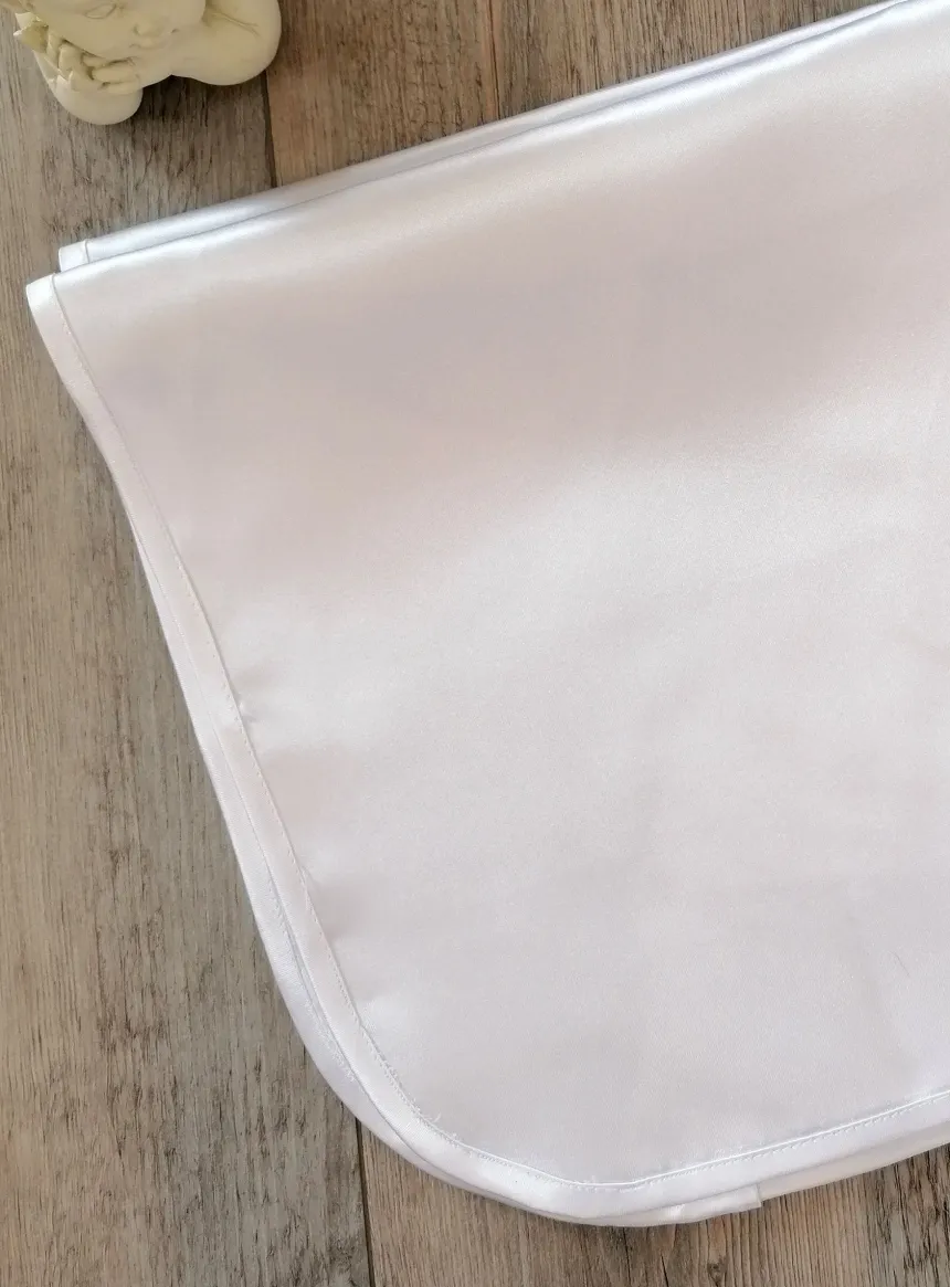 Linge blanc baptême satin personnalisable Blanc