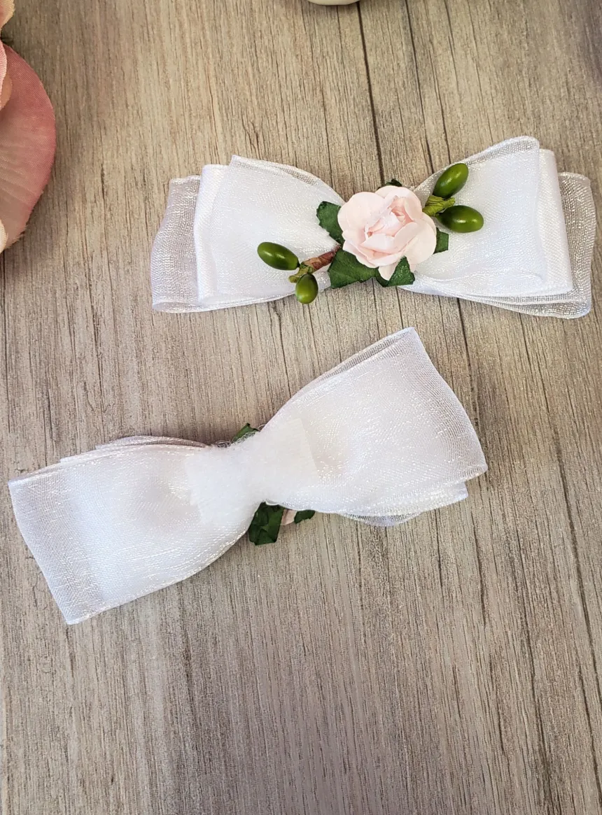 Lot de 2 noeuds avec ruban et fleurs avec velcro Blanc