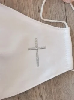 Masque croix brodée