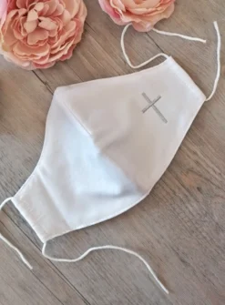 Masque croix brodée