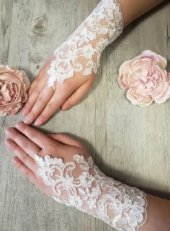 Mitaines fille dentelle et lacet ruban
