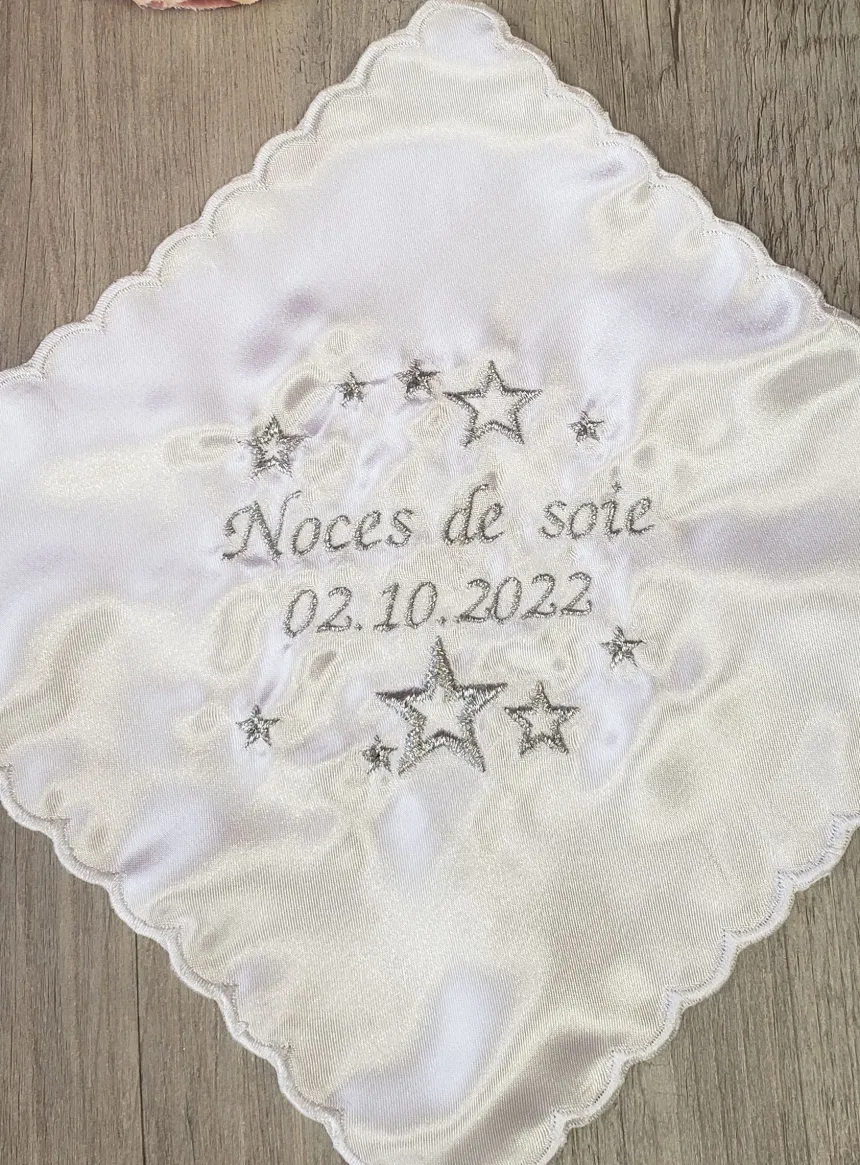 Mouchoir en satin cérémonie religieuse - Personnalisable Blanc
