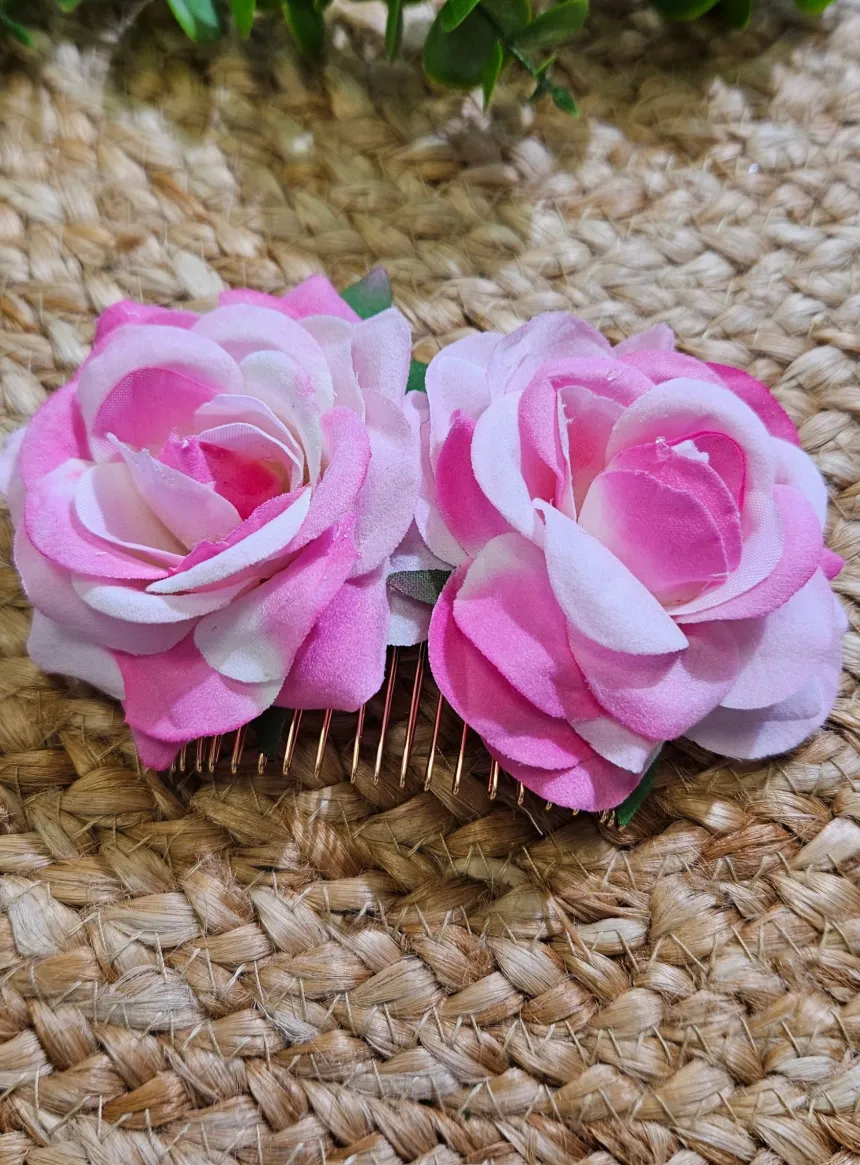 Peigne cheveux en fleur de rose