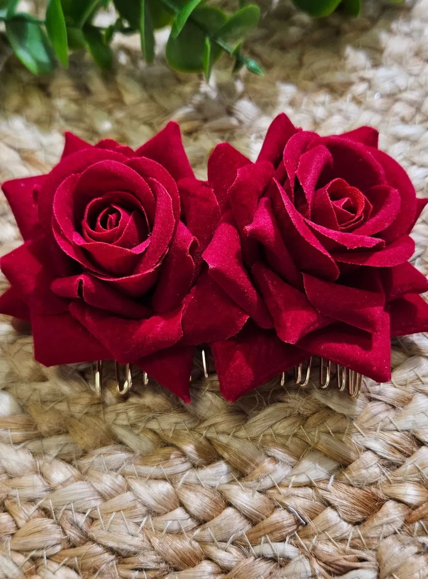 Peigne cheveux en fleur de rose