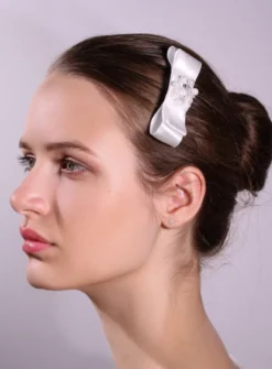 Peigne ruban satin blanc perles et strass Blanc