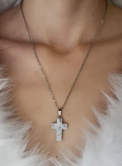 Pendentif Croix en pierre + Chaine