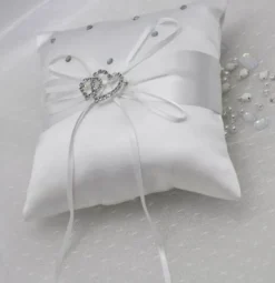 Petit coussin alliance broche double coeur Blanc