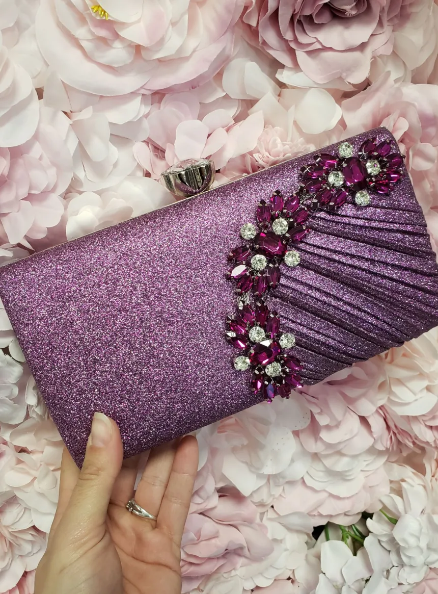 Pochette de soirée femme à pailletttes et gros strass