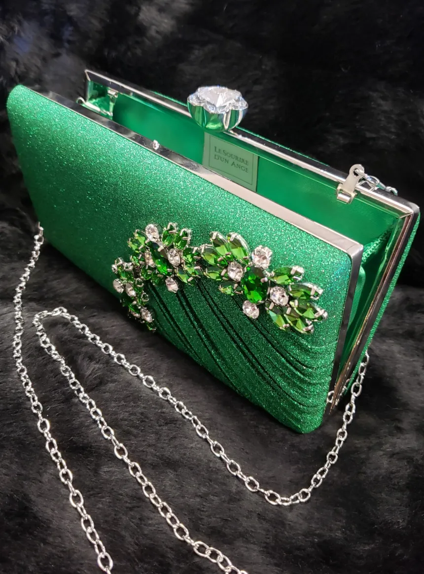 Pochette de soirée femme à pailletttes et gros strass